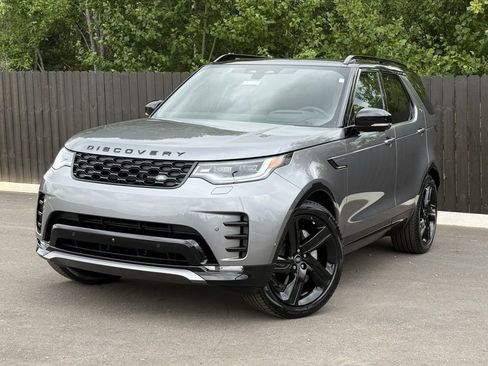 New 2025 Land Rover Discovery Dynamic SE image 1