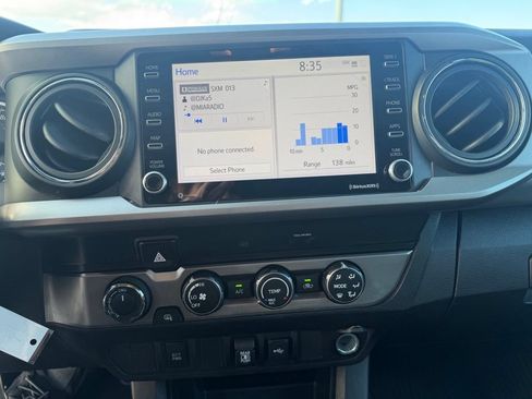 Used 2020 Toyota Tacoma SR5 AWD/4WD image 14