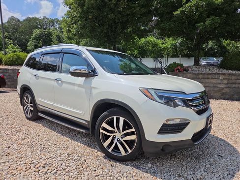 Used 2017 Honda Pilot Elite image 1