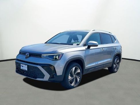 New 2025 Volkswagen Taos SE AWD/4WD image 1