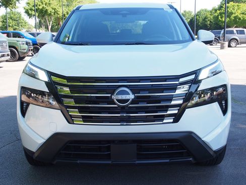 Used 2026 Nissan Rogue SV FWD image 2