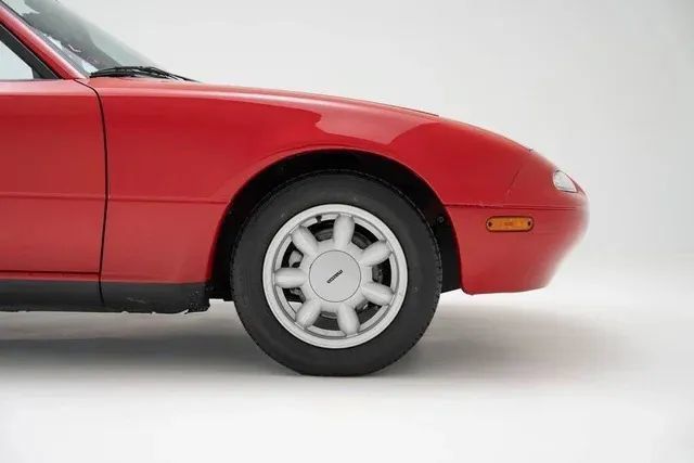 Used 1990 MAZDA MX-5 Miata RWD image 30