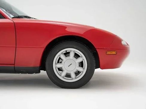 Used 1990 MAZDA MX-5 Miata RWD image 30