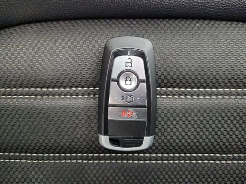 Used 2018 Ford Fusion SE w/ Equipment Group 201A image 32