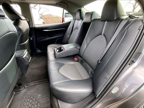 Used 2019 Toyota Camry SE image 21
