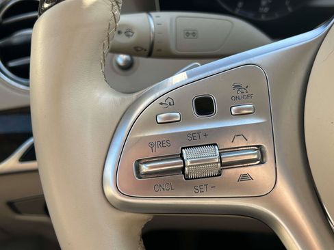 Used 2019 Mercedes-Benz S 560 4MATIC Sedan image 25