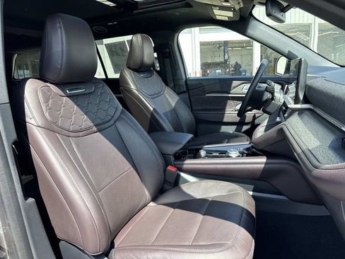 Used 2025 Ford Explorer Platinum w/ LUX Leather Package image 14