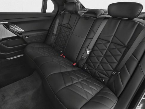 New 2026 BMW 740i w/ Executive Package RWD image 9
