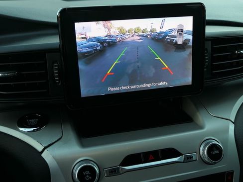 Used 2022 Ford Explorer XLT image 21