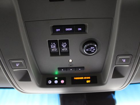 Used 2019 Cadillac Escalade ESV Luxury image 23