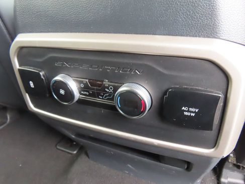 Used 2024 Ford Expedition Max XLT AWD/4WD image 34