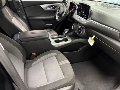 Used 2025 Chevrolet Blazer LT FWD image 8