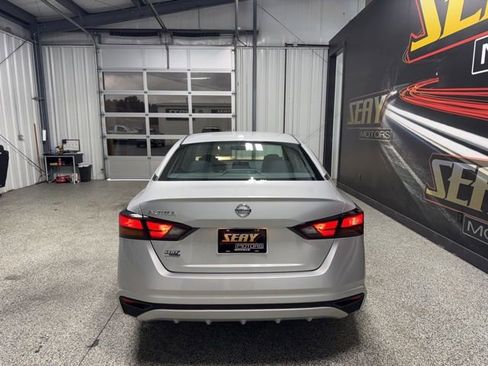 Used 2019 Nissan Altima 2.5 S FWD image 13