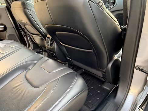Used 2020 Jeep Cherokee Limited AWD/4WD image 34
