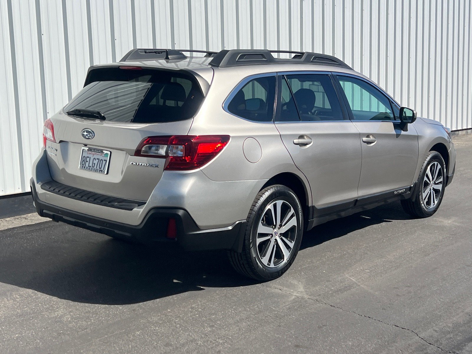 Used 2018 Subaru Outback 2.5i Limited AWD/4WD image 6