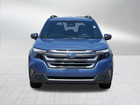 Used 2025 Subaru Forester Premium AWD/4WD image 2