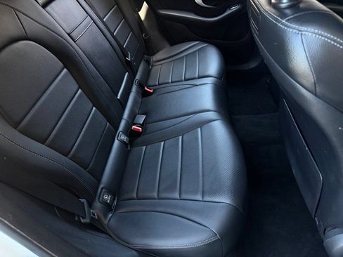 Used 2019 Mercedes-Benz GLC 300 image 18