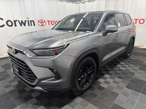 New 2026 Toyota Grand Highlander AWD image 3