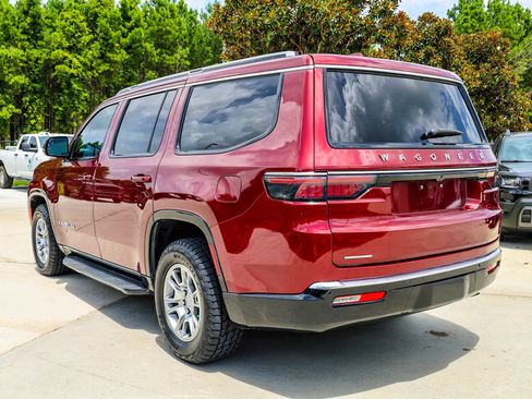 Used 2023 Jeep Wagoneer 4WD image 5