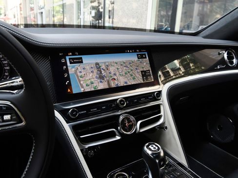 New 2026 Bentley Flying Spur Plug-In Hybrid image 16