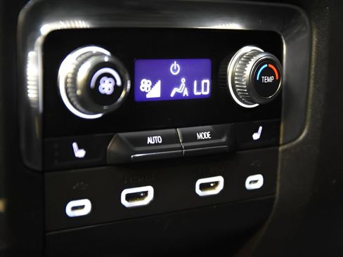 Used 2021 GMC Yukon SLT w/ SLT Luxury Plus Package RWD image 37