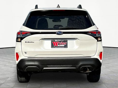 Used 2025 Subaru Forester Premium AWD/4WD image 5