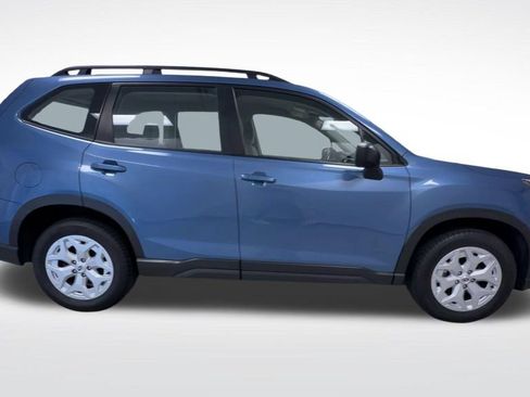 Used 2023 Subaru Forester AWD/4WD image 9