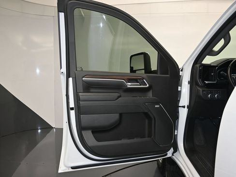 Used 2024 GMC Sierra 3500 SLT w/ SLT Premium Package AWD/4WD image 10