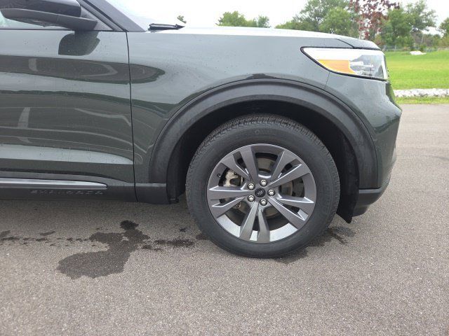 Certified 2024 Ford Explorer XLT w/ Equipment Group 202A AWD/4WD image 4