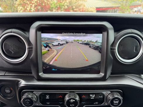 Certified 2023 Jeep Wrangler Unlimited Sahara AWD/4WD image 22