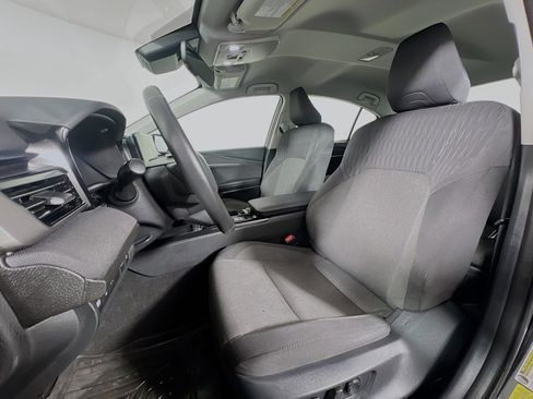 Used 2025 Toyota Camry LE w/ Convenience Package FWD image 11