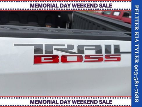 Used 2020 Chevrolet Silverado 1500 LT Trail Boss AWD/4WD image 8