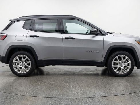 Used 2025 Jeep Compass Limited AWD/4WD image 11