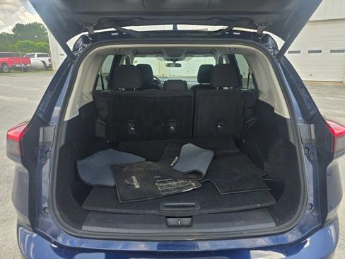 Used 2025 Nissan Rogue SV FWD image 30