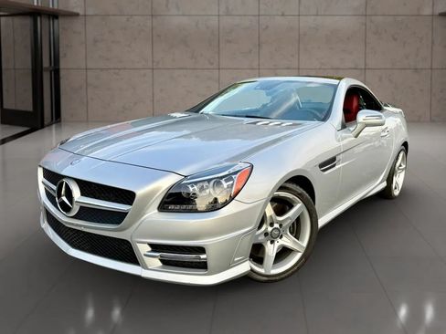 Used 2016 Mercedes-Benz SLK 300 image 3