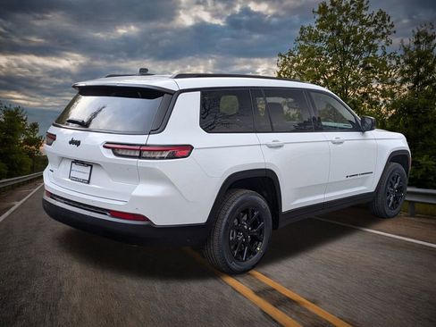 New 2025 Jeep Grand Cherokee L Altitude image 3