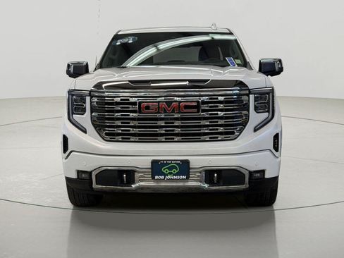 Certified 2023 GMC Sierra 1500 Denali w/ Denali Reserve Package AWD/4WD image 4