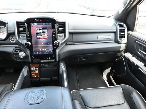 Used 2025 RAM 1500 Laramie AWD/4WD image 34
