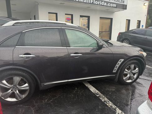 Used 2009 INFINITI FX35 2WD w/ Technology Pkg image 4
