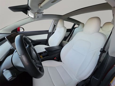 Used 2019 Tesla Model 3 Standard Range Plus image 10