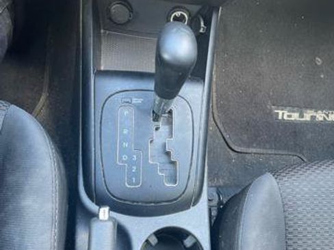 Used 2012 Hyundai Elantra GLS FWD image 16