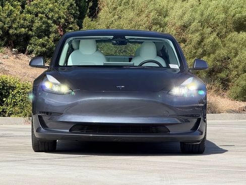 Used 2023 Tesla Model 3 Standard Range RWD image 5