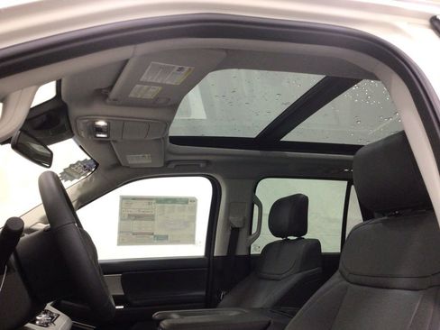 New 2025 Ford Expedition Active image 12