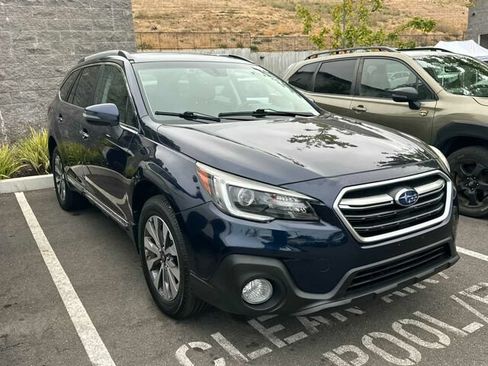 Used 2018 Subaru Outback 2.5i Touring AWD/4WD image 2