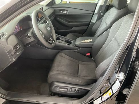 Used 2023 Honda Accord EX image 3