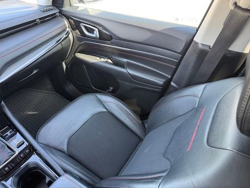 Used 2022 Jeep Compass Trailhawk w/ Trailhawk Convenience Group image 19