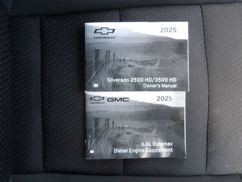 Used 2025 Chevrolet Silverado 3500 W/T AWD/4WD image 43