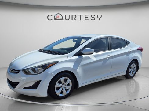 Used 2016 Hyundai Elantra SE FWD image 2