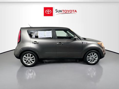 Used 2018 Kia Soul + FWD image 2