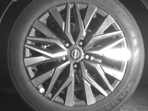 Used 2025 Nissan Altima 2.5 SV image 12